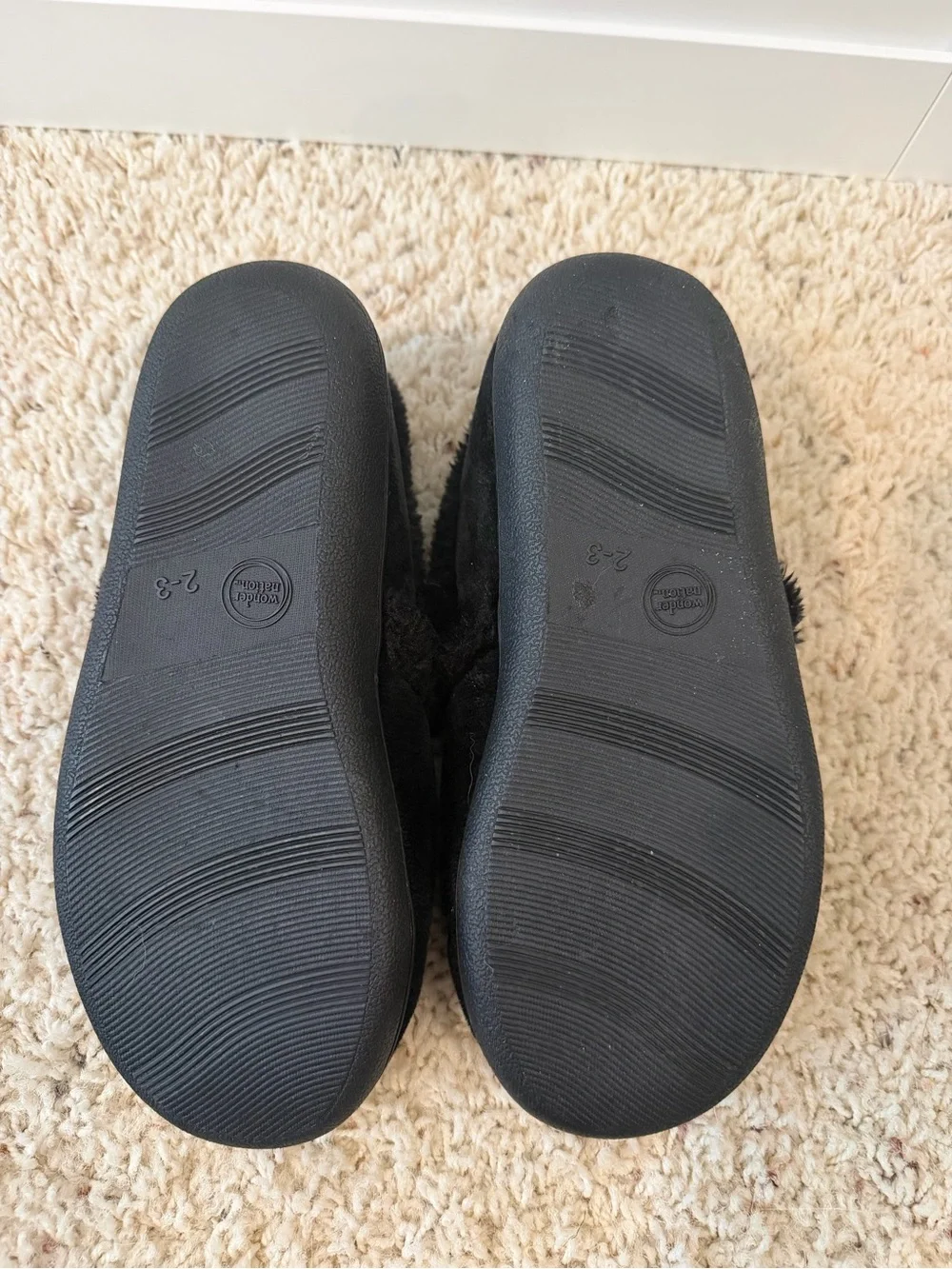 N/A cozy black